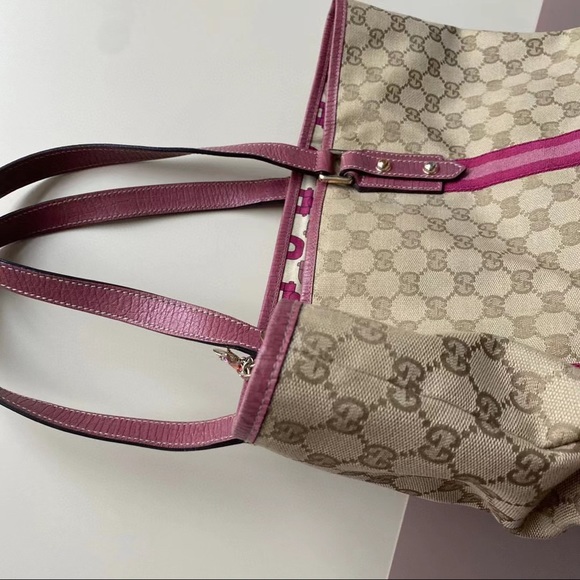 Gucci Monogram Pink Tote w Butterfly charm PRESALE - Picture 4 of 8